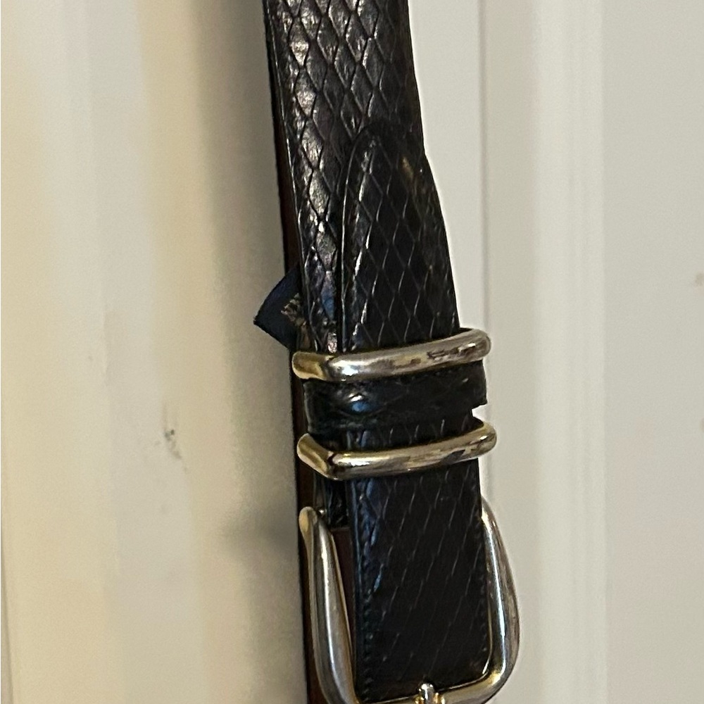 Black Leather Crookhorn Belt with Gold Buckle